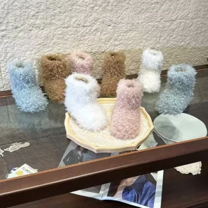 A Girl’s Little Fur Monster Fashion Fur Boots Warm Side Zipper