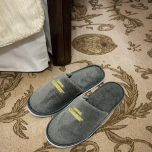 Adult Customized Logo Hotel Guestroom Spa Toiletries Supplies Close Toe Warm Disposable Coral Fleece Soft