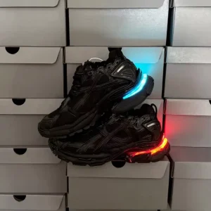 Best Selling Fashion Men Design Running Shoes Outdoor LED Platform Shoes Latest Hot Selling Designer Light Up Sneakers