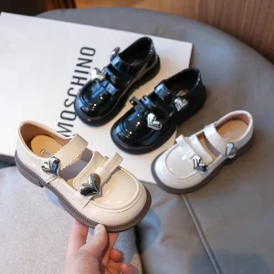Children’s Girls’ Leather Shoes Spring and Autumn New Soft Soled PU Shoes with Love Decorations Casual Shoes