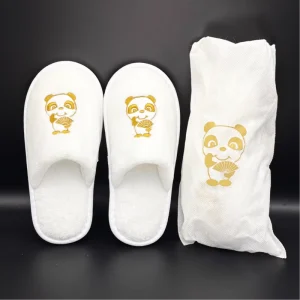 Coral Fleece Disposable Slippers for Kids Close Toe Design with Embroidered Logo for Hotels