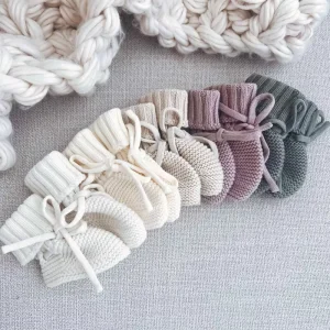 Custom Solid Colour Baby Booties Cotton Soft New Born Baby Boy Girl White Knit Booties Winter Socks Shoes Infant