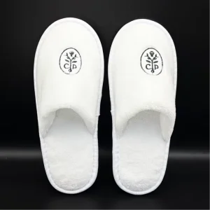 Customized Hotel Room Disposable Coral Fleece Slippers Family Hotel Slippers Kits Soft Embroidered Logo