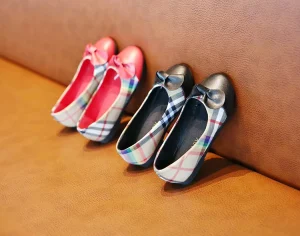 Fashion Patent Leather Girl Kid Shoe Flat Child Shoes with Soft