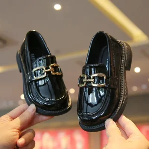 Girl Children’s Spring Autumn New English Style Joker Fashion Flat Loafer Shoes with Rubber Outsole and Pu Upper a Pedal