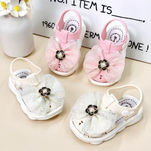 High Quality Lightweight Slip Resistant Girls Sandals Fashion Simple Style Outdoor Closed Toe Sandals for Kids
