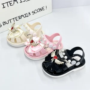 High Quality Lightweight slip Resistant Girls Sandals Fashion Simple Style Outdoor Closed Toe Sandals for Kids