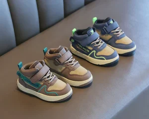 Kids’ Sport Shoes for Boys and Girls Lightweight Non Slip Student Sneakers with Soft Soled Board