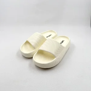 Kids Summer Slippers Nonslip Breathable Lightweight Comfortable Spring Winter Children Plastic Yezzy Slides Woman Customize
