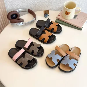 Korean style Girls Summer Outdoor Flip flops Fashionable Soft Soled Beef Tendon Outsole Lightweight Slide
