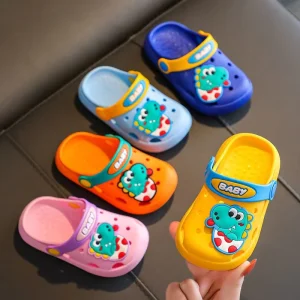Large Boys and Girls Casual Indoor Beach Outerwear Slippers Non Slip Summer Sandals Cartoon Design for Winter Use