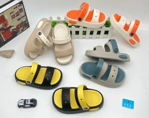 Latest Summer Flat Soft Sole Double Color Anti Slip Kids Clog Shoes Girls EVA Slipper With Back Strap Customized Plugs