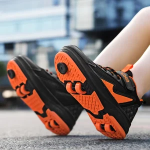Low MOQ Automatic Wheeled Four Wheel Skating Shoes With Light Up TPR Pulley Shoe Wheels Unisex Walking Skate Shoes