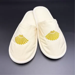 Luxury Eco-Friendly Hotel Slippers Biodegradable and Recyclable Package Customizable
