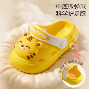 New Summer Cute Kids Slippers Soft Sole Non-slip Closed Toe Clogs for Boys and Girls