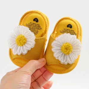 New Summer Daisy Baby Sandals Anti Slippery and Breathable Floral Pattern Fashion Trend Baby Newborn Infant Soft Sole Girl Shoes