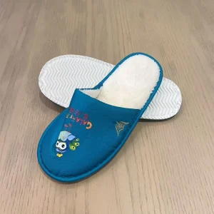 Soft Comfortable Anti-Skid Washable Kids Slipper with Custom Logo for Hotels Parks Zoos Coral Fleece Linen Material