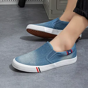 Spring New Men’s Slip On Canvas Sneakers Breathable Old Beijing Cloth Shoes with Round Toe Lazy Casual Running Shoes Summer