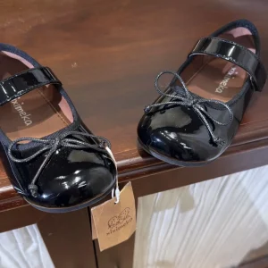 Spring and Autumn Children’s Girls Casual Soft Leather Shoes Children’s Velcro Buckle Shoes Small Leather Shoes Soft Soles