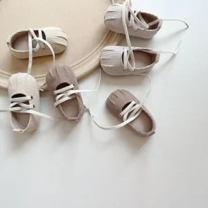 Spring and Autumn Girls Shoe Cute Baby Walking Shoes Lace Up Infant Shoes Solid Color