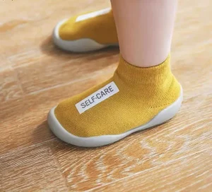 Spring and Autumn Season Walking Shoes with Soft Soles and Anti Slip Properties for Children’s Indoor Floor Wear