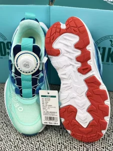 Stock Boys Autumn Summer Running Sneakers 31-37 Buckle Shoes Breathable Lightweight 20pairs/Carton MOQ 5CTNS