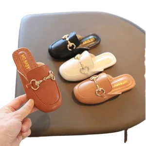 Summer Flat Fashion Luxury Children’s Slippers New Design with Metal Decorate and Outdoor Non slip Toe Tight