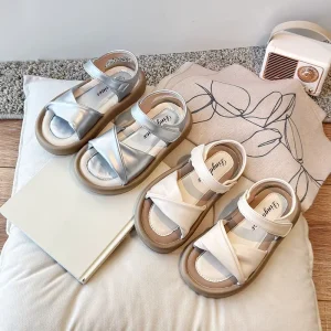 Summer Girls Sandals Fashion Soft Rubber Sole Cross Shiny Sandals New Non-slip Trend Outside Beach Sandals Kids