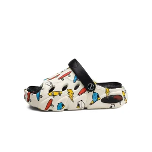 Summer Outdoor Sandals for Boys and Girls Kids Toddlers Non slip Soft sole Slippers Cartoon Design Sense Stepping Shit Shit