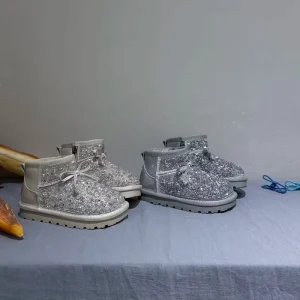 The Sparkly Girls’ Snow Boots Are Made of Soft and Waterproof Sequin Fabric. the Rhinestones on Them Are Not Easy to Fall off