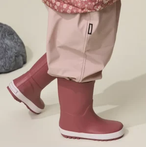 Trendy Unisex Kids Rainboots Fashionable Cute Rubber Rain Boots With Custom Design for Summer Autumn PVC & EVA Insole
