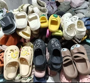Used Faom Foad Slippers Non-slip Light Weight Slides Comfortable Unisex Bulk Overstock