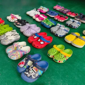 Used Kids Clogs Breathable Genuine Leather Upper Non Slip Waterproof Casual Sandals Stock