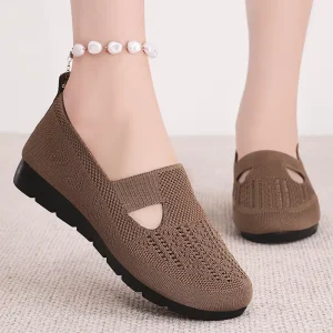 Women’s Comfortable Flat Sneaker for Winter Healthy Outdoor Walking Casual Slip-On Shoes New Summer Design with Solid Pattern